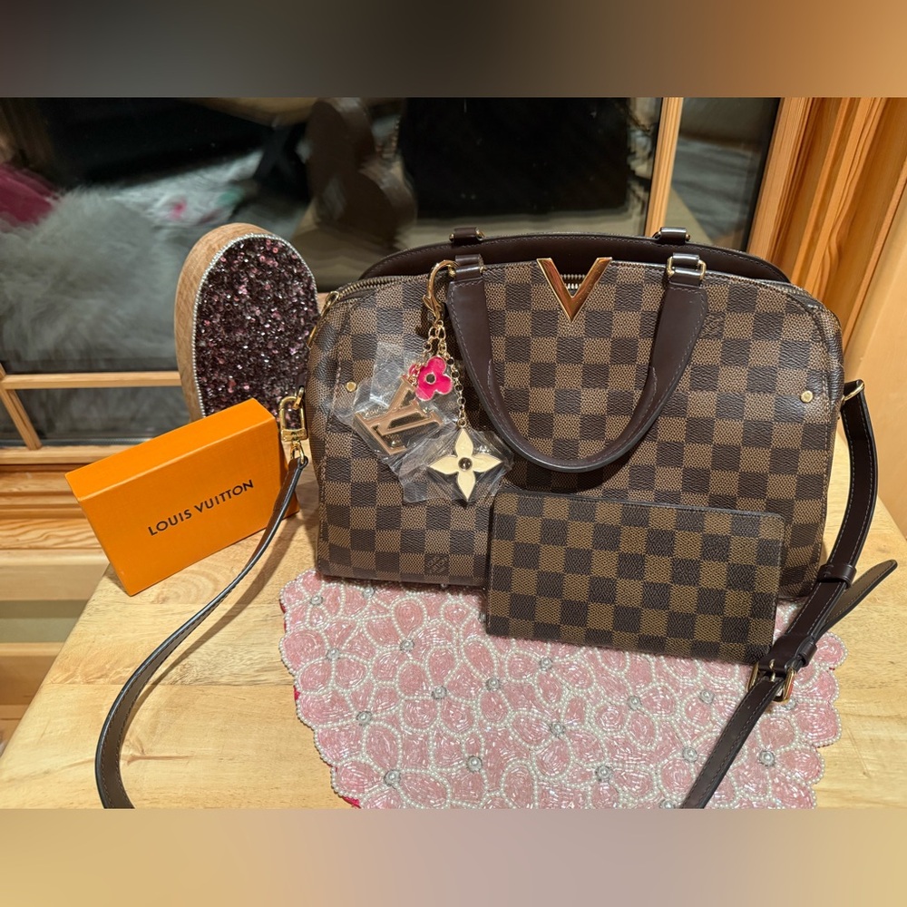 Louis Vuitton Damier Ebene Kensington bowling bag with matching wallet & charms